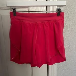 Lululemon fast and free 3” shorts Lipgloss size 4